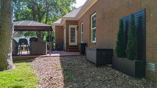 6625 Old Hinkleville Road, Paducah, KY 42001