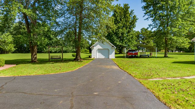 6625 Old Hinkleville Road, Paducah, KY 42001