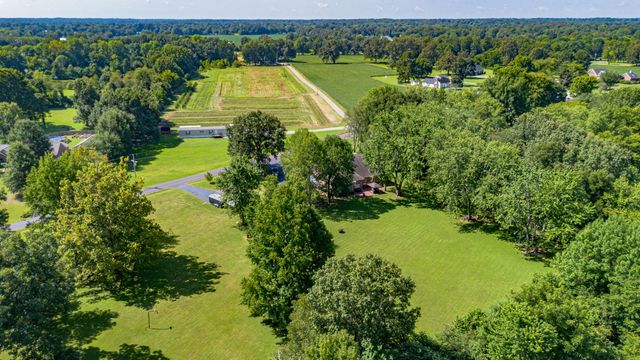 6625 Old Hinkleville Road, Paducah, KY 42001