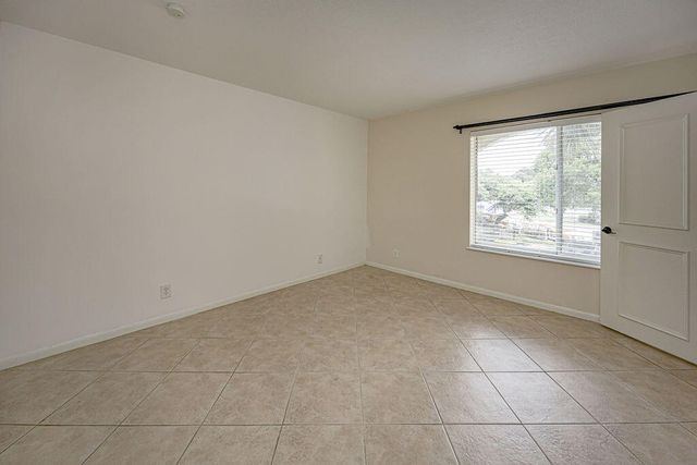 815 W BOYNTON BEACH Boulevard 1-203, Boynton Beach, FL 33426