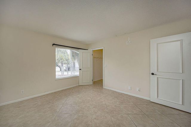 815 W BOYNTON BEACH Boulevard 1-203, Boynton Beach, FL 33426