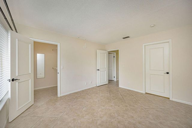 815 W BOYNTON BEACH Boulevard 1-203, Boynton Beach, FL 33426