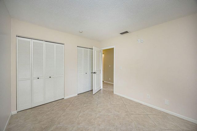815 W BOYNTON BEACH Boulevard 1-203, Boynton Beach, FL 33426