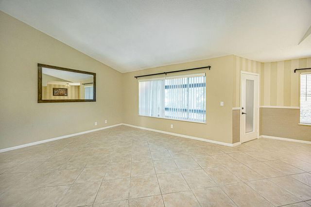 815 W BOYNTON BEACH Boulevard 1-203, Boynton Beach, FL 33426
