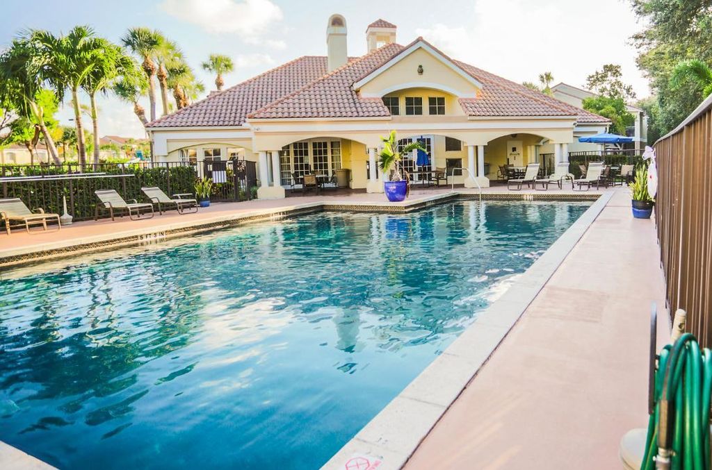 815 W BOYNTON BEACH Boulevard 1-203, Boynton Beach, FL 33426