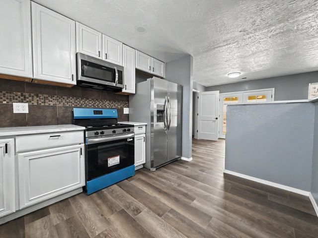 877 Arkansas Street SE, Rio Rancho, NM 87124