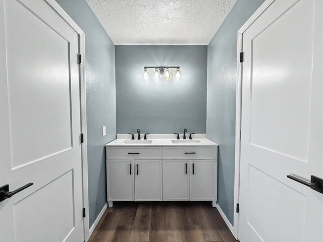 877 Arkansas Street SE, Rio Rancho, NM 87124
