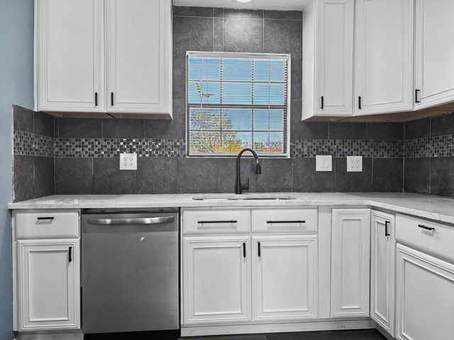 877 Arkansas Street SE, Rio Rancho, NM 87124