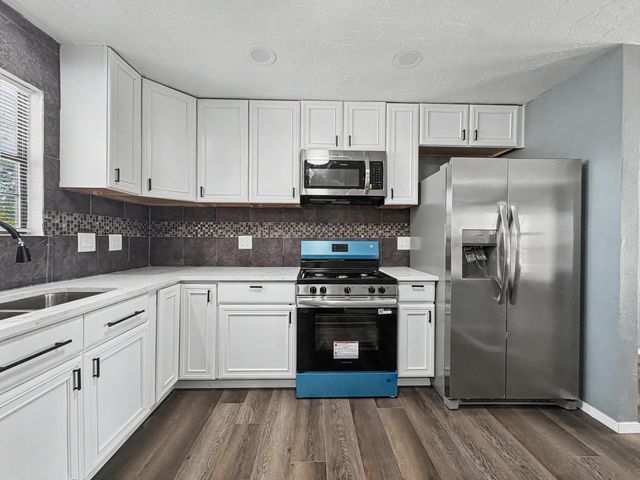 877 Arkansas Street SE, Rio Rancho, NM 87124