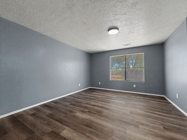 877 Arkansas Street SE, Rio Rancho, NM 87124