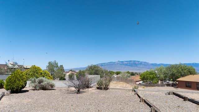 877 Arkansas Street SE, Rio Rancho, NM 87124