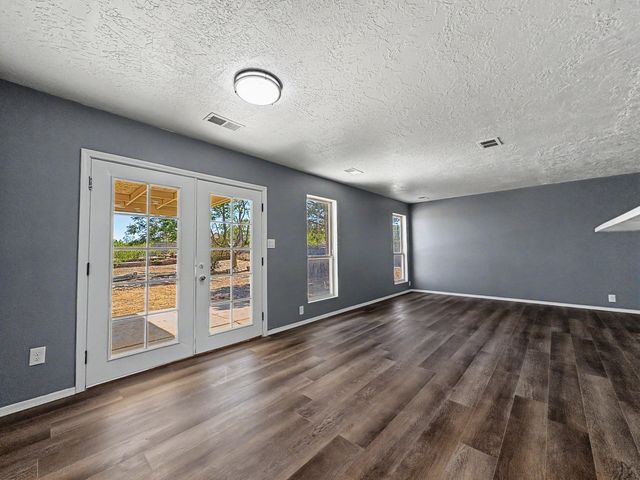 877 Arkansas Street SE, Rio Rancho, NM 87124