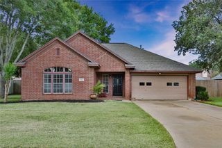 55 Habanero Court, Lake Jackson, TX 77566