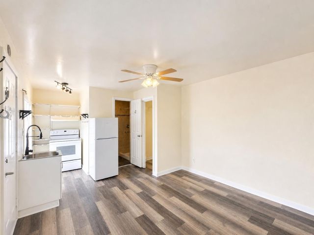 933 Gillham Road B, Fort Worth, TX 76114