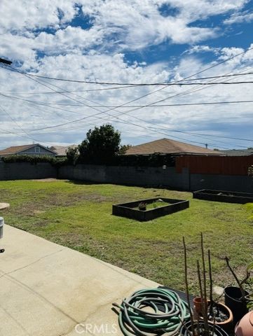 13708 S Menlo, Gardena, CA 90247