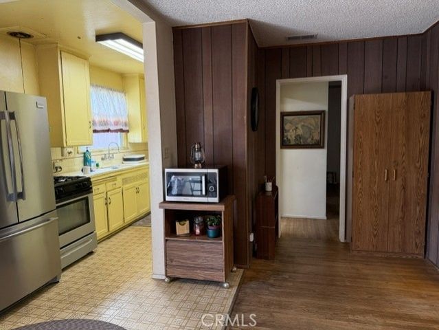 13708 S Menlo, Gardena, CA 90247