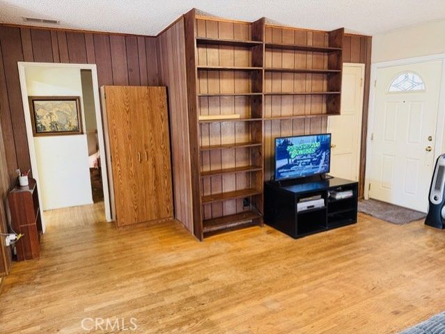 13708 S Menlo, Gardena, CA 90247