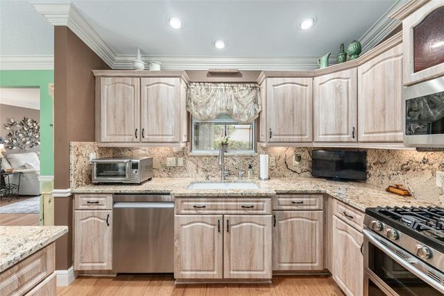 1075 NAPIER COURT, The Villages, FL 32162