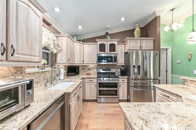 1075 NAPIER COURT, The Villages, FL 32162