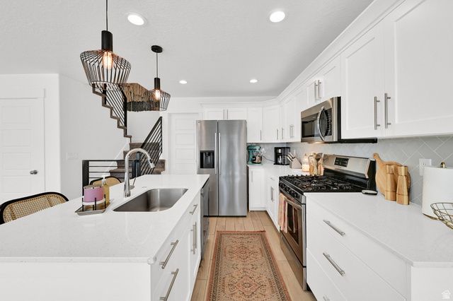 6526 S ASPEN LN, South Weber, UT 84405