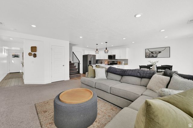 6526 S ASPEN LN, South Weber, UT 84405