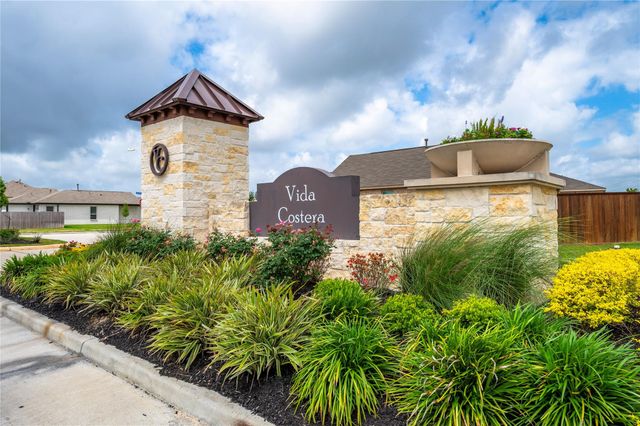 7318 Donnino Drive, Texas City, TX 77591