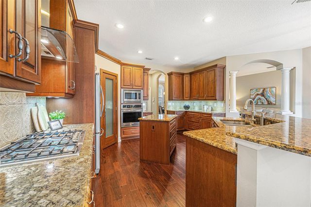 2112 CLIMBING IVY DRIVE, Tampa, FL 33618