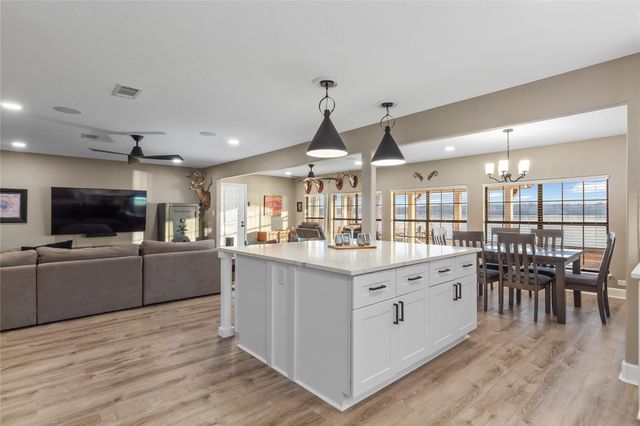 288 Clay Banks Drive, Hemphill, TX 75948