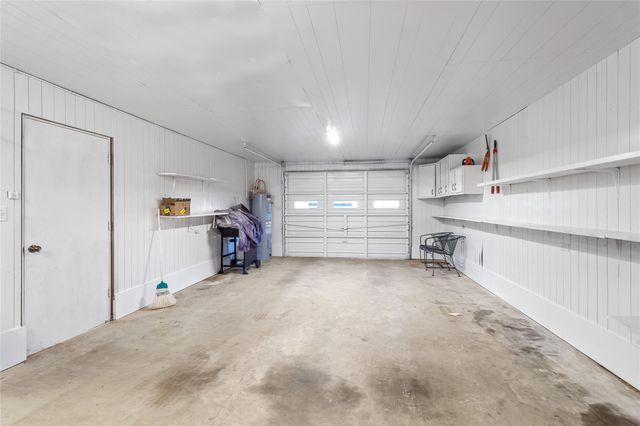 288 Clay Banks Drive, Hemphill, TX 75948