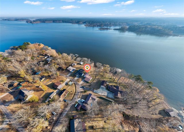 288 Clay Banks Drive, Hemphill, TX 75948