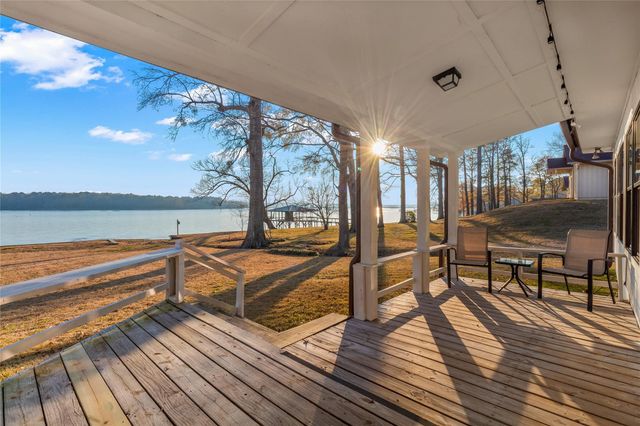 288 Clay Banks Drive, Hemphill, TX 75948