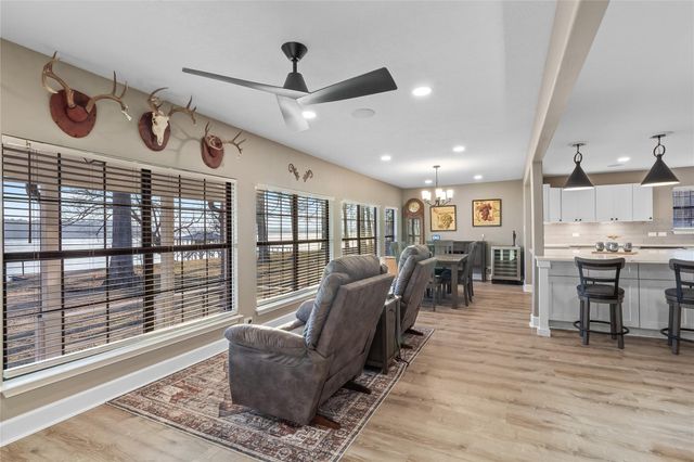 288 Clay Banks Drive, Hemphill, TX 75948