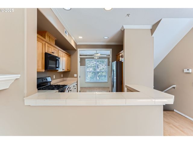 10175 Nw WILSHIRE Ln 40, Portland, OR 97229