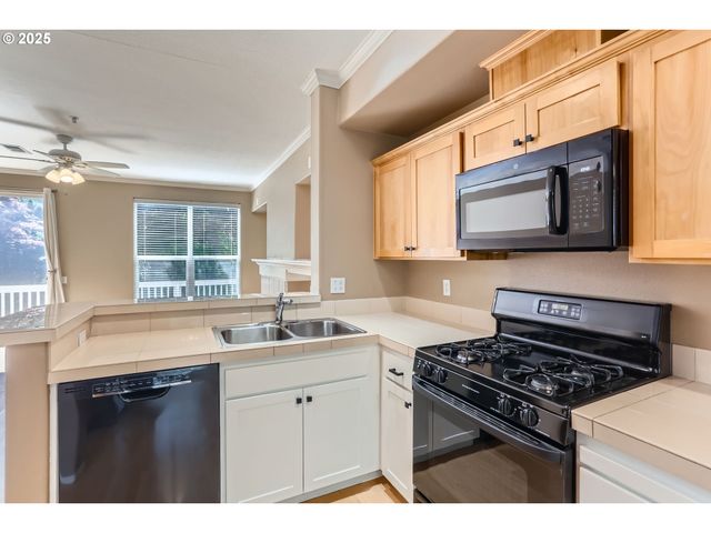 10175 Nw WILSHIRE Ln 40, Portland, OR 97229