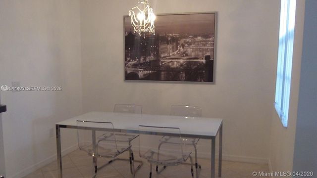 19501 E Country Club Dr 104, Aventura, FL 33180