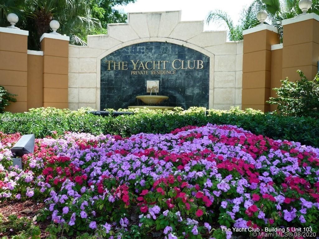 19501 E Country Club Dr 104, Aventura, FL 33180