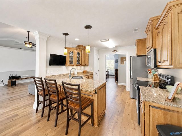 305 Wildwood Way, Somerville, AL 35670