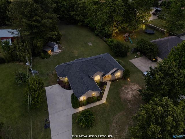 305 Wildwood Way, Somerville, AL 35670