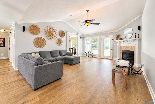 305 Wildwood Way, Somerville, AL 35670
