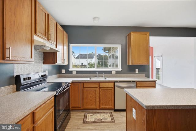 129 SEURAT LN, Martinsburg, WV 25403