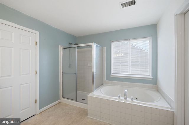129 SEURAT LN, Martinsburg, WV 25403