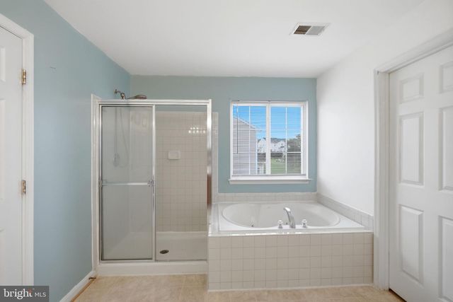 129 SEURAT LN, Martinsburg, WV 25403