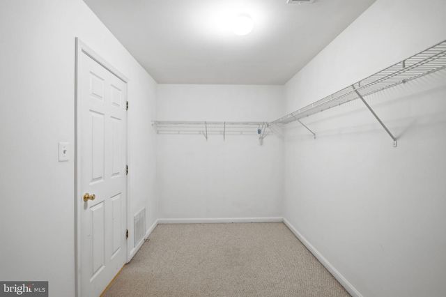 129 SEURAT LN, Martinsburg, WV 25403