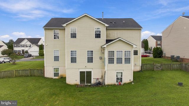129 SEURAT LN, Martinsburg, WV 25403