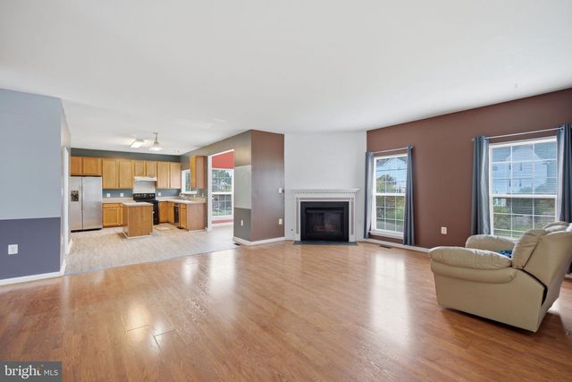 129 SEURAT LN, Martinsburg, WV 25403