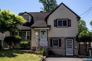 276 Galvan Place, Bergenfield, NJ 07621