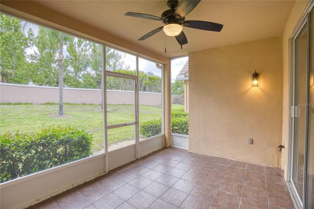 Image 16 of property listing at 7330 CYPRESS GROVE ROAD 74, Orlando, FL 32819