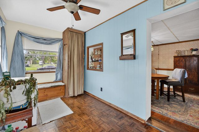 2015 N Zenith Avenue, Davenport, IA 52804