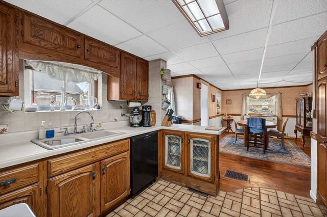 2015 N Zenith Avenue, Davenport, IA 52804