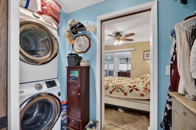 2015 N Zenith Avenue, Davenport, IA 52804